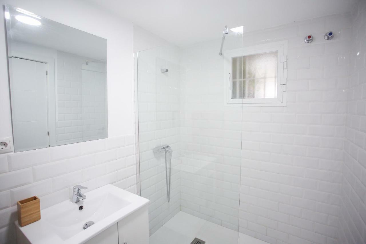 Apartamento En La Carihuela Con Piscina Y Parking, Al Lado De La Playa Apartment Торемолинос Екстериор снимка